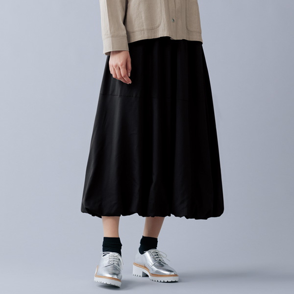 コクーンシルエットスカート