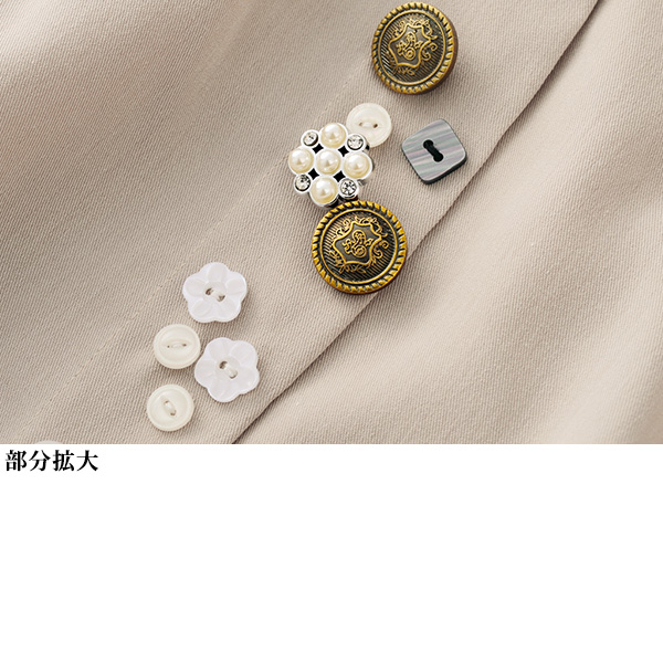 色々ボタン付ブラウス