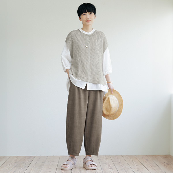 透かし編みニットベスト