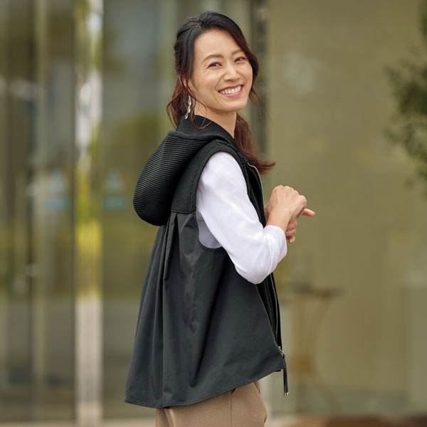 立体編みニット切替えベスト