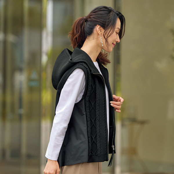 立体編みニット切替えベスト