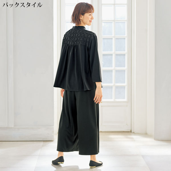 ふくれジャカード使いジャージーセットアップ