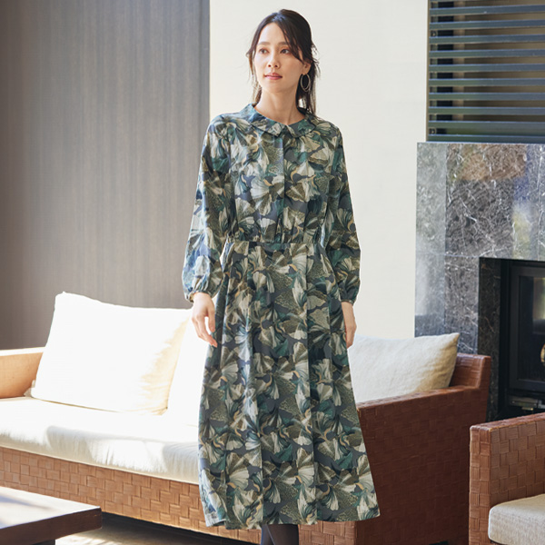 総プリント襟付ワンピース