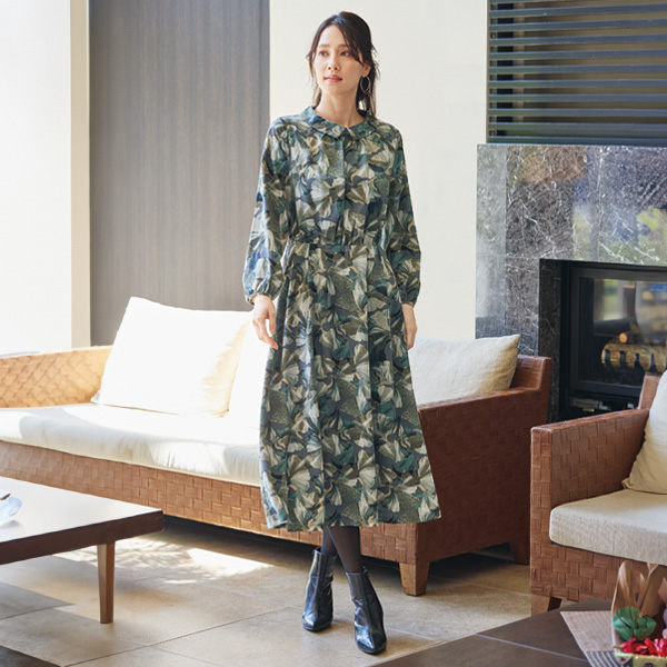 総プリント襟付ワンピース