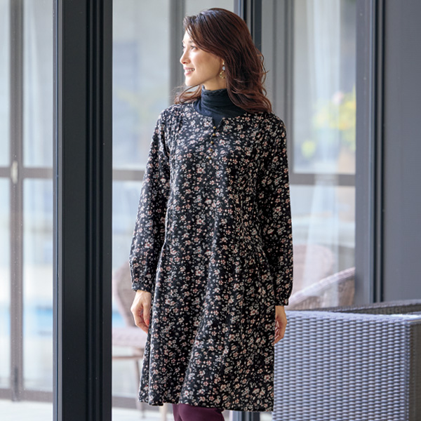 ピンタック入り小花プリントチュニック