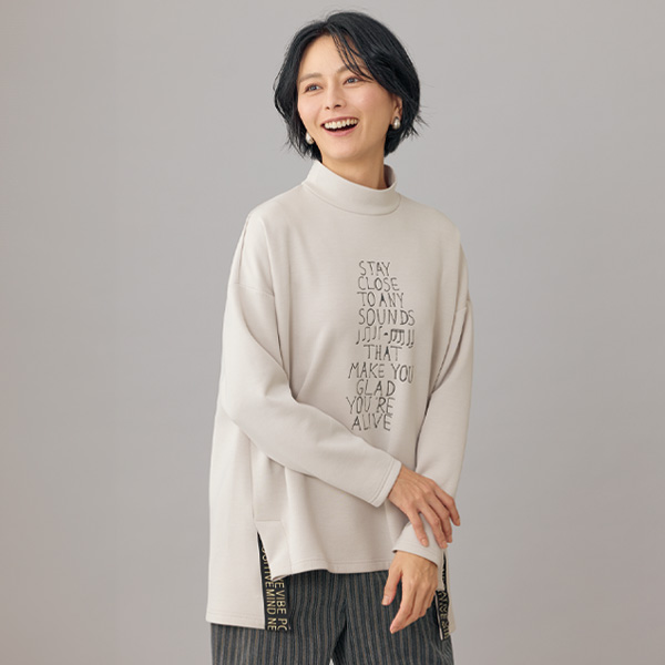 英字プリントロング丈プルオーバー