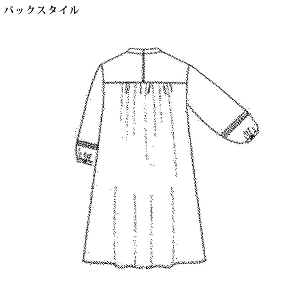 胸元レース＆タックワンピース