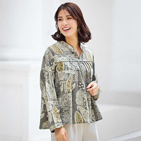 パッチワーク風柄タックブラウス