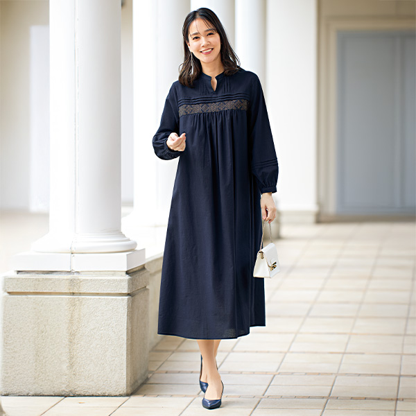 刺しゅう＆ピンタック使いワンピース