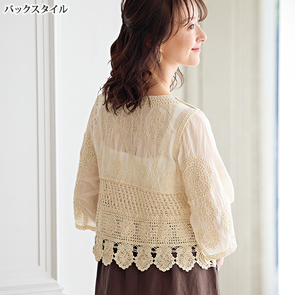 コード刺しゅうブラウス