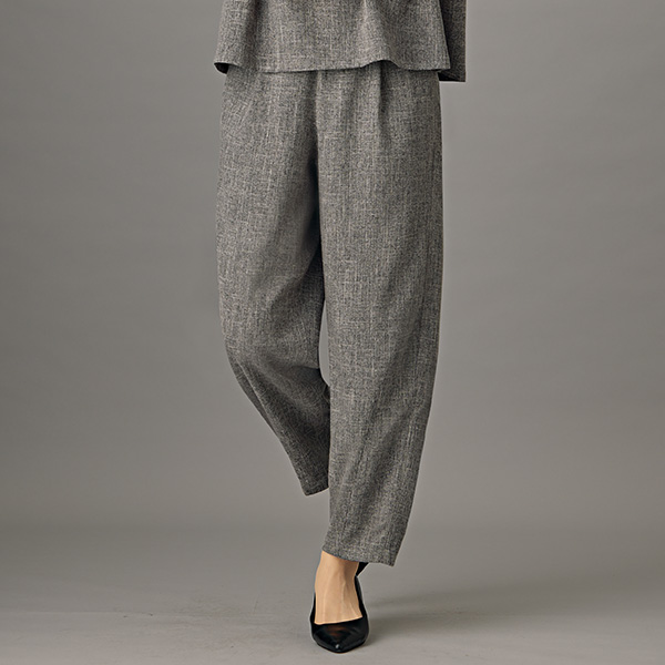 キーネックベスト＆コクーンパンツ