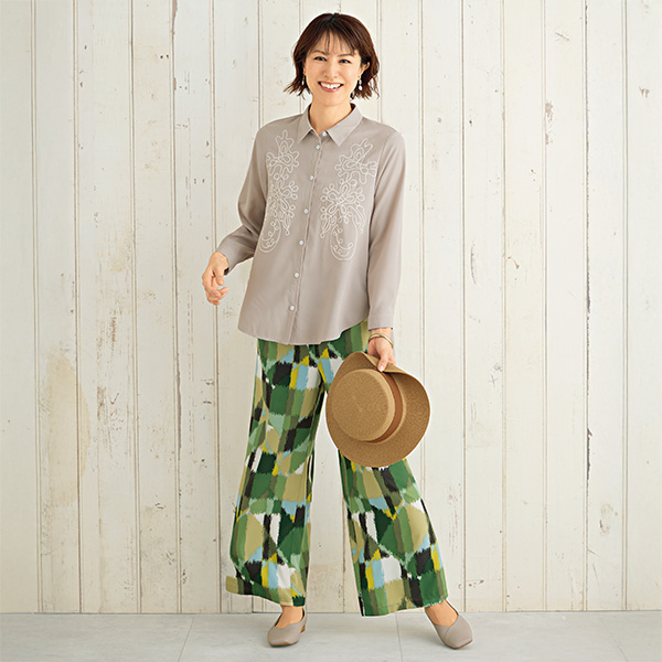 刺しゅう入りシャツブラウス