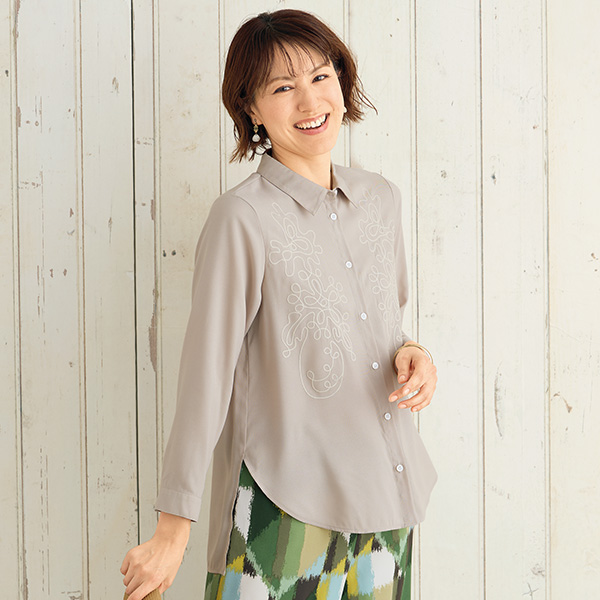 刺しゅう入りシャツブラウス