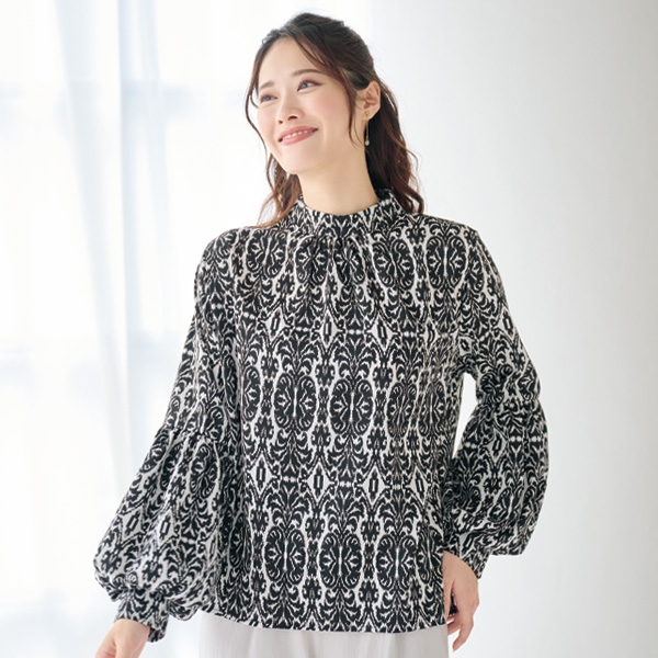 ふんわり袖プリントブラウス