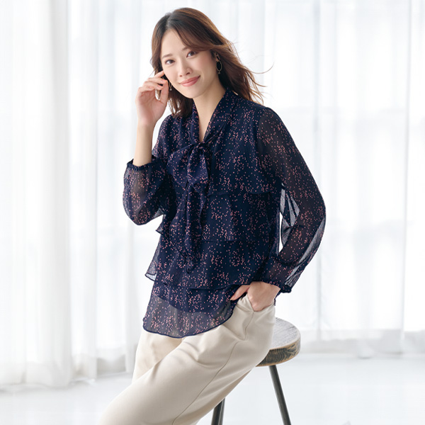 プリントボウタイブラウス