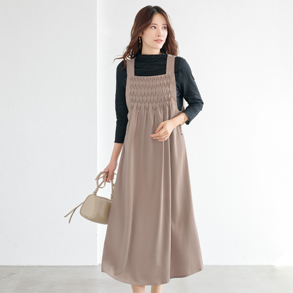 胸元タックジャンパースカート