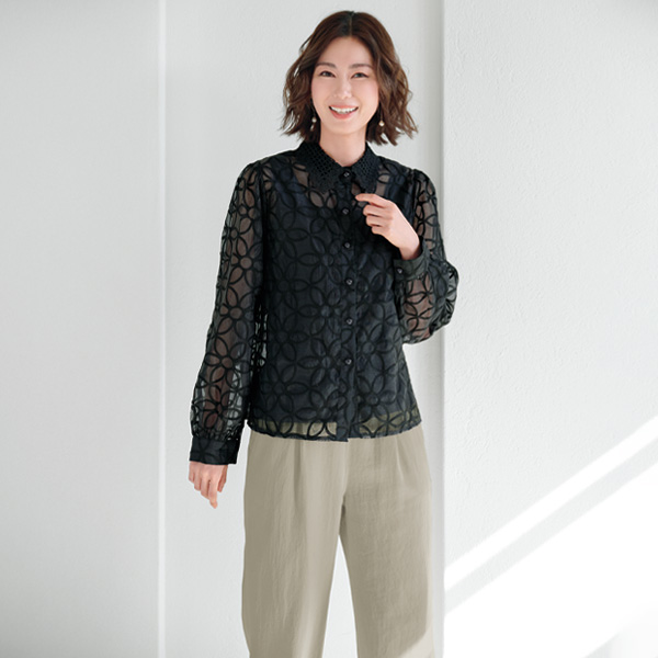 花柄刺しゅうシアーシャツ