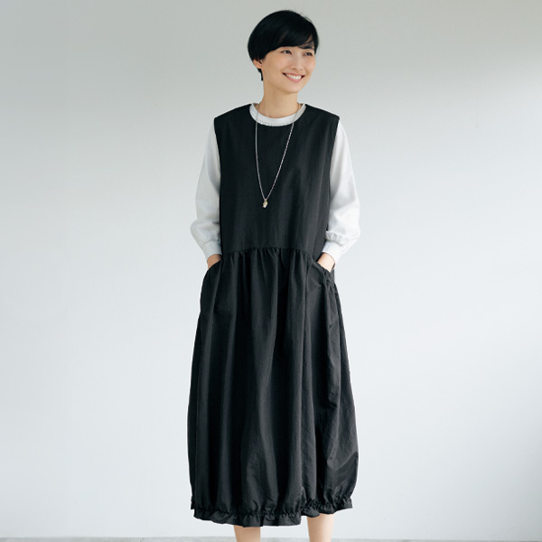 ちょっぴりバルーン調のジャンパースカート