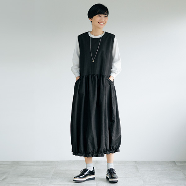 ちょっぴりバルーン調のジャンパースカート