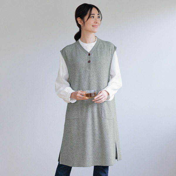 ジャージー素材のリラックスジャンパースカート