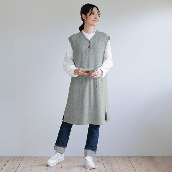 ジャージー素材のリラックスジャンパースカート