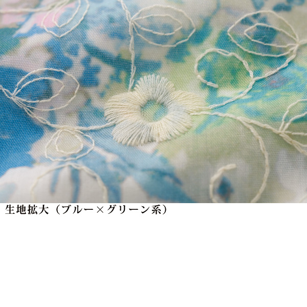 刺しゅう入りフラワープリントブラウス