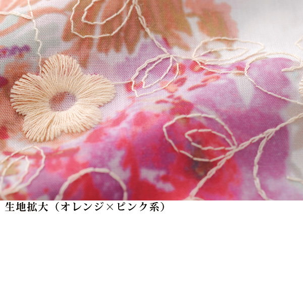 刺しゅう入りフラワープリントブラウス