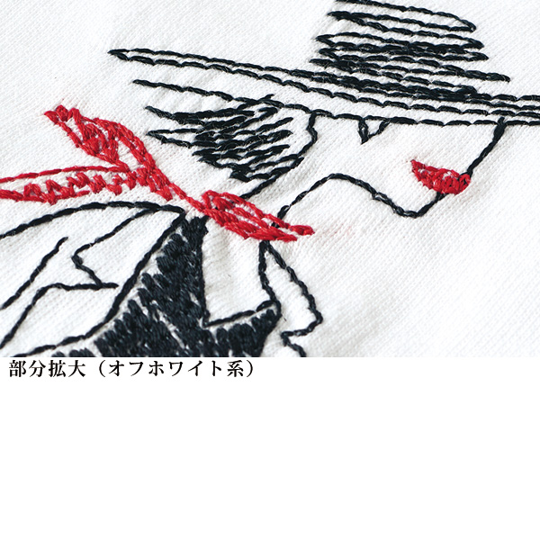 胸元刺しゅうTシャツ