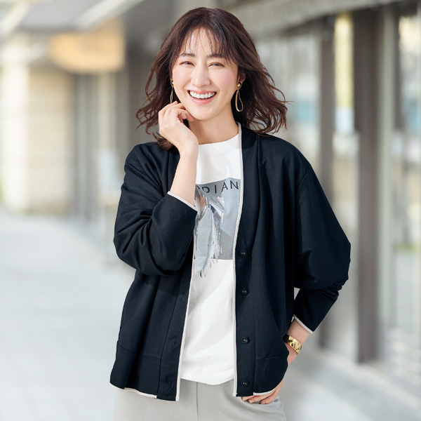 箔プリントロゴ入りＴシャツ