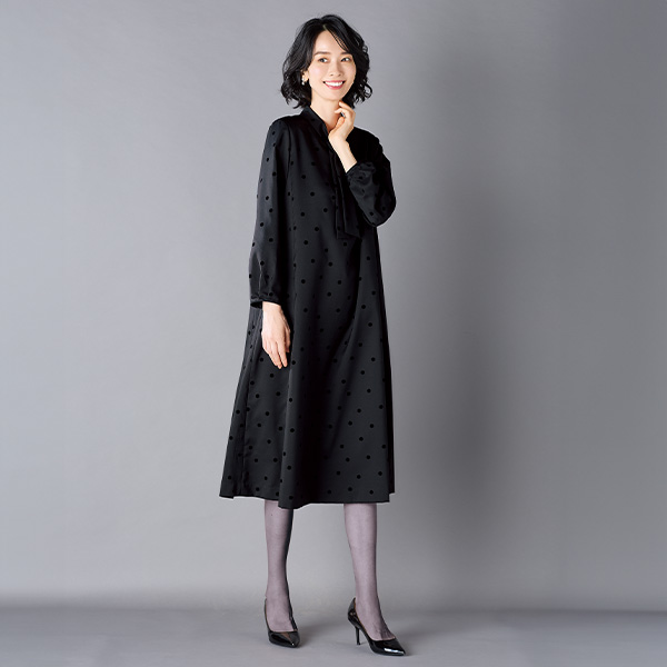 ドット柄フロッキープリントボウタイ付ワンピース 大きいサイズ M LL 3L 4L