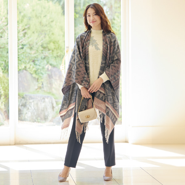 レース使いシャギーニットプルオーバー