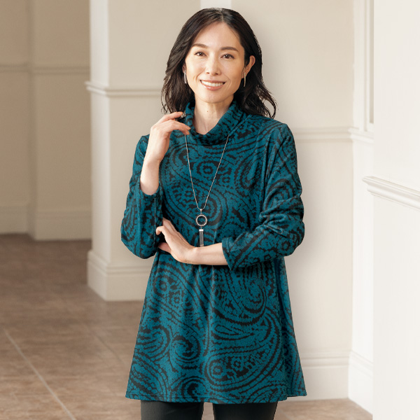 ハイネックロングプルオーバー