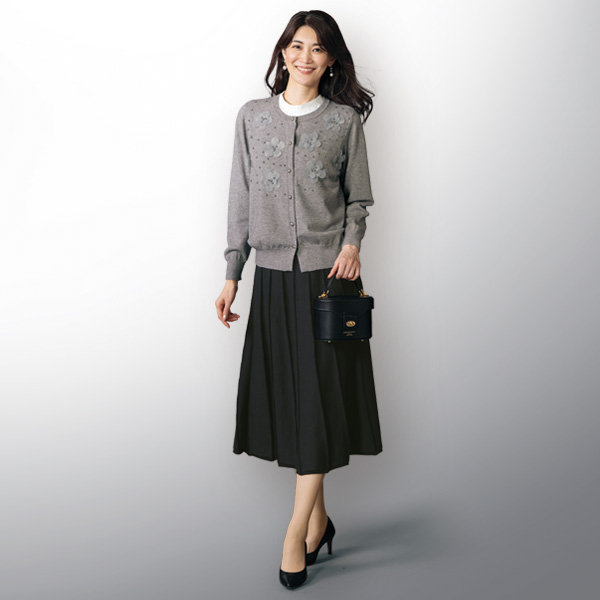 花モチーフビジュー付カーディガン