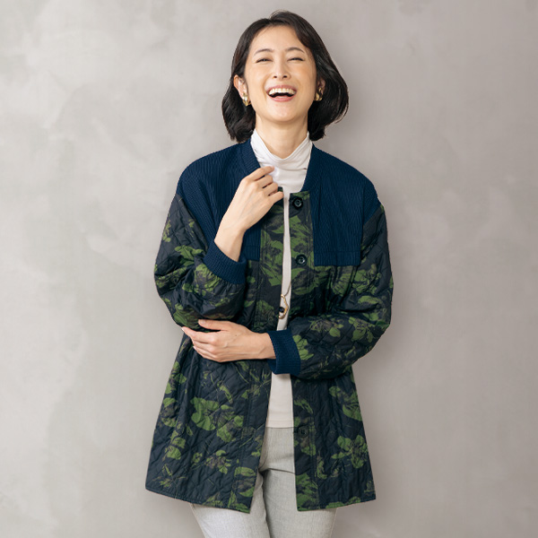 薄中わたキルト異素材使いプリントロングジャケット