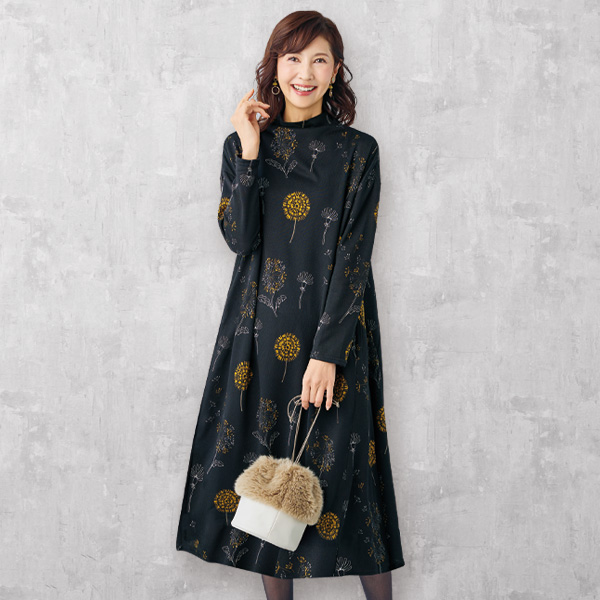 ボトルネックプリントワンピース