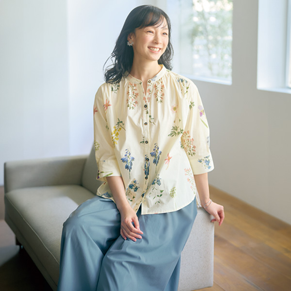 花柄プリントブラウス