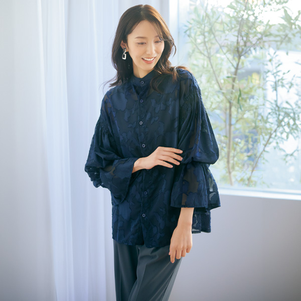 カットジャカードブラウス