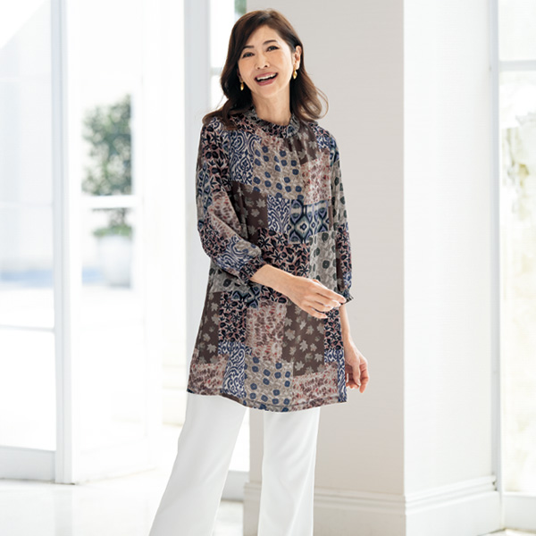 パッチワーク調プリントチュニックブラウス