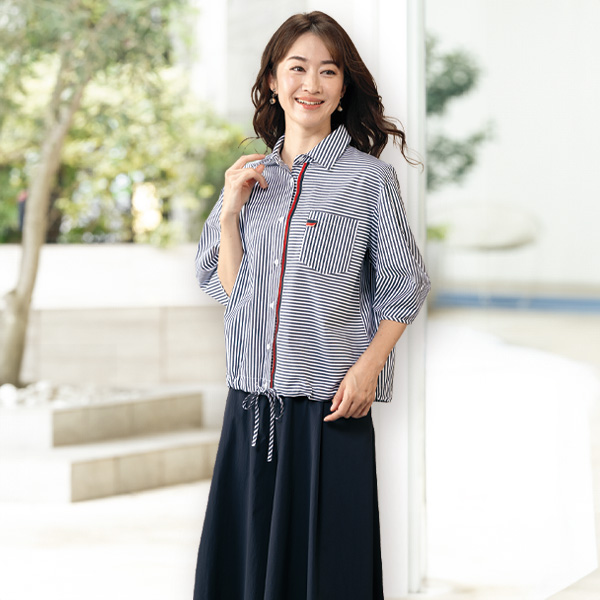 テープ使いストライプブラウス