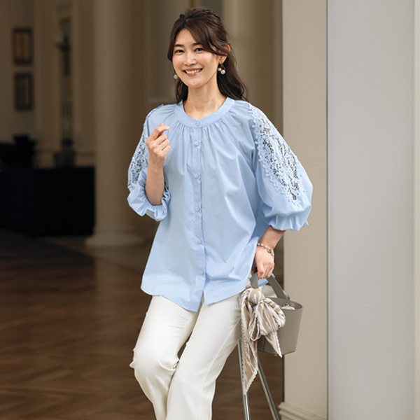 袖レース使い綿混ブラウス