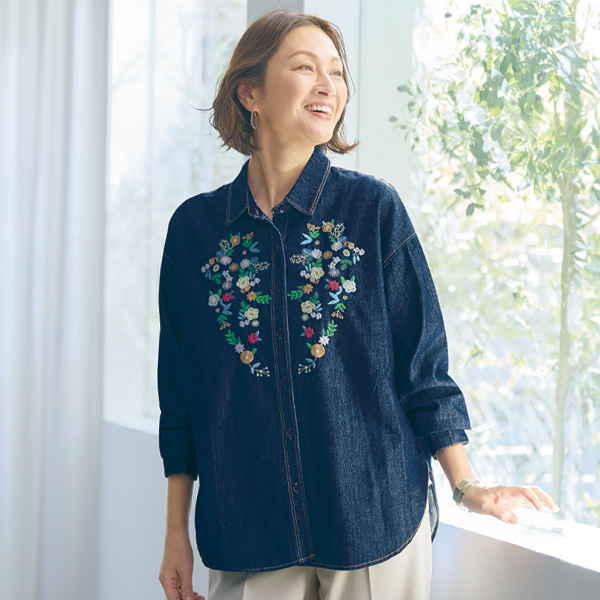 フラワー刺しゅうデニムブラウス