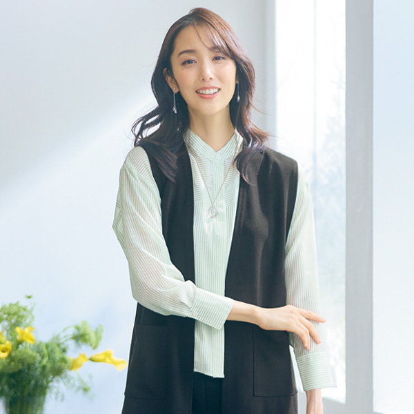 比翼仕立てバンドカラ－シアーストライプブラウス