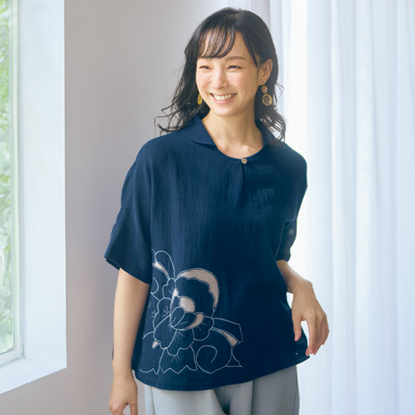 襟付花柄刺しゅうプルオーバー