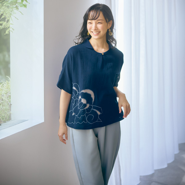 襟付花柄刺しゅうプルオーバー