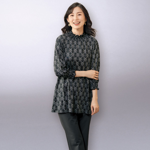 プリントシャーリング使いロングプルオーバー