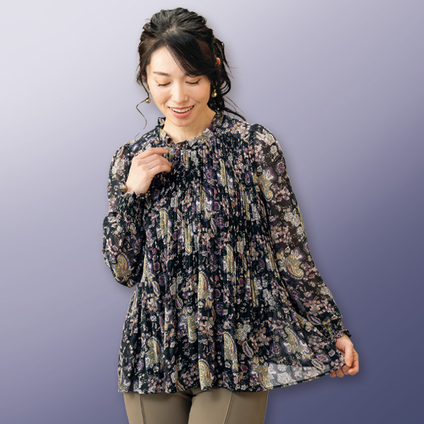 総柄プリーツブラウス
