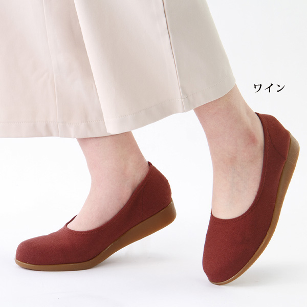 足にやさしいやみつきストレッチパンプス