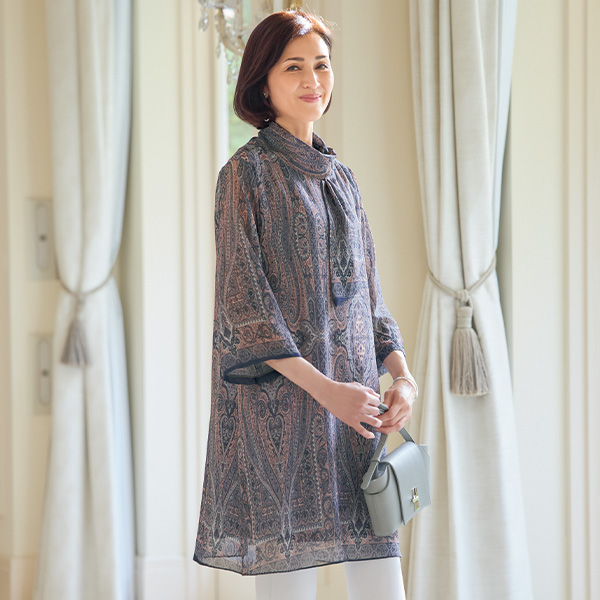 ボウタイ風デザインパネル柄ワンピース