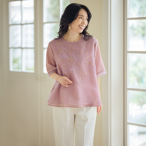 前身頃オーガンジー大花刺しゅう2枚重ねブラウス