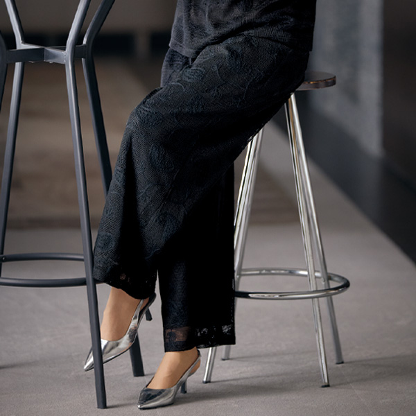 ペイズリー柄総刺しゅうワイドパンツ